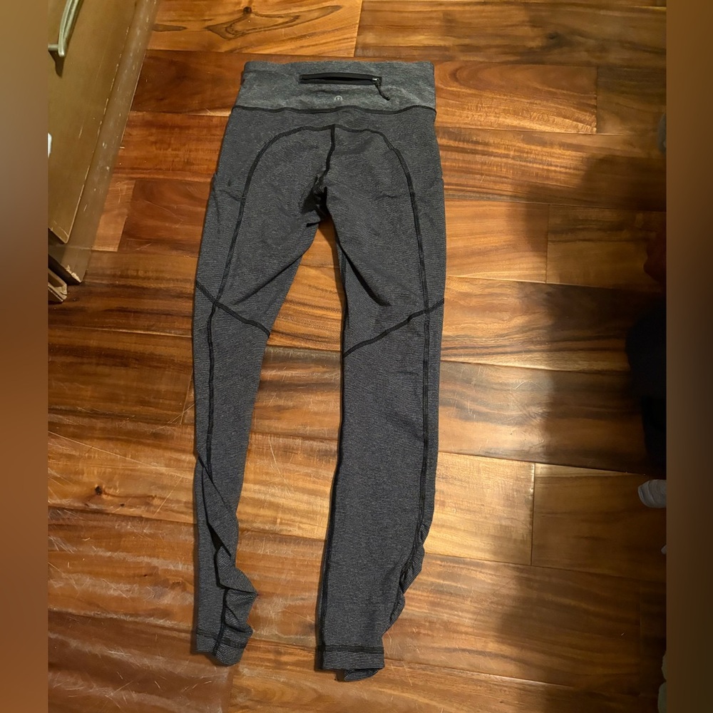 Lululemon Womenâs Leggings Size 2 Black Gray Zipper Pocketâ Run Train (0821)